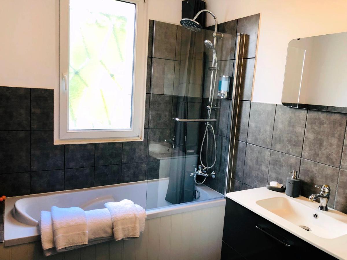 No 6 B&B Landivy Eksteriør billede